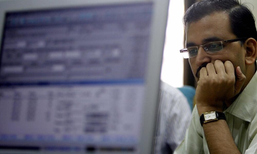 Alt Text: Institutional investor activity and stock market trading dashboard in India.
