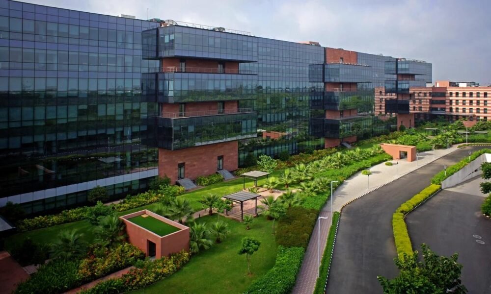Investors monitoring Indian stock market performance after a strong rally in IT stocks.