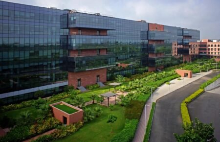 Investors monitoring Indian stock market performance after a strong rally in IT stocks.