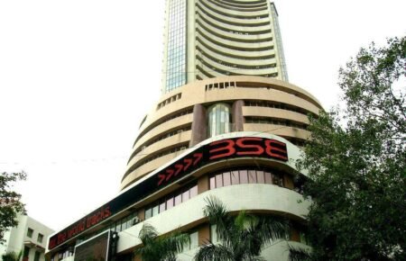 Investors reviewing IPO documents before upcoming public offerings in India.